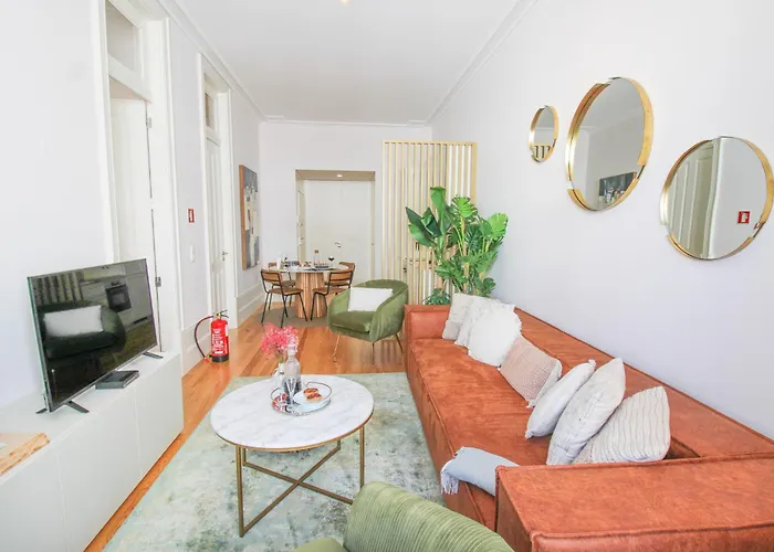 Luxurious Flat In Center By Lovelystay *