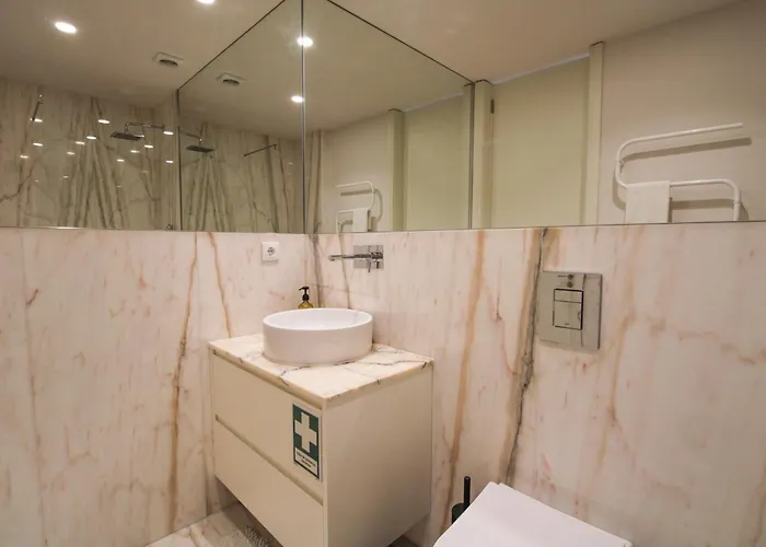 Luxurious Flat In Center By Lovelystay