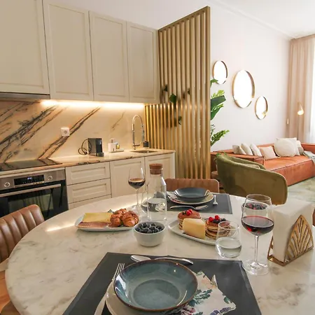 Apartment Luxurious Flat In Center By Lovelystay *