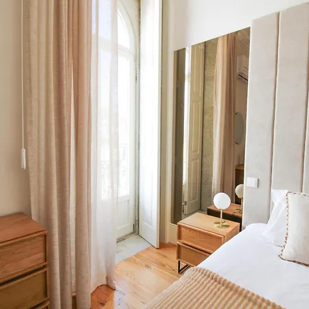 Apartment Luxurious Flat In Center By Lovelystay
