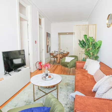 Luxurious Flat In Center By Lovelystay