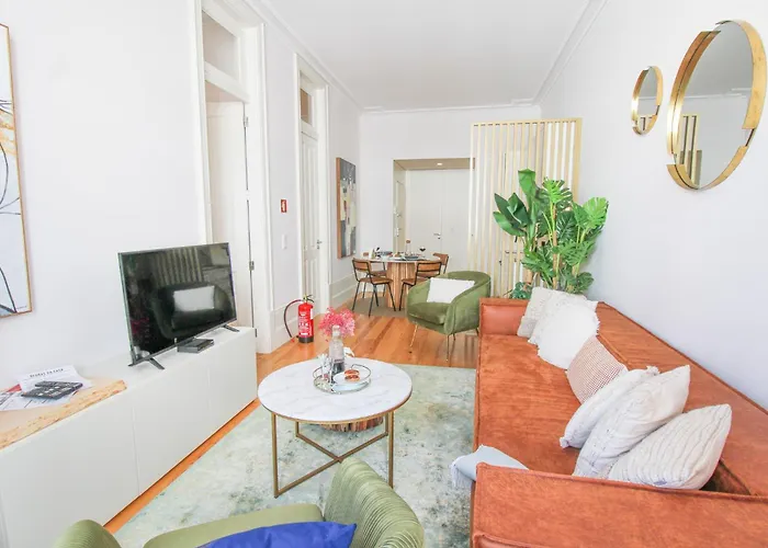 Luxurious Flat In Center By Lovelystay