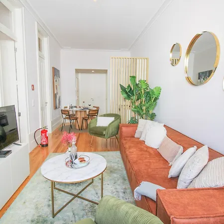 Luxurious Flat In Center By Lovelystay *